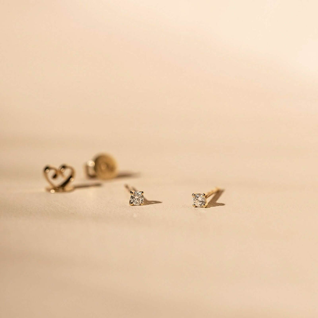 14k Solid Yellow Gold CZ Basket Setting Round Stud Post Earrings Unisex (Butterfly Push Back)